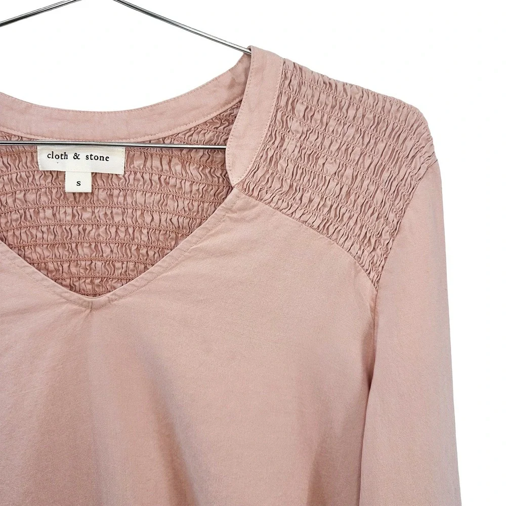 CLOTH & STONE 100% Tencel Smocked Shoulder V-neck Blouse • Small‎ • pink